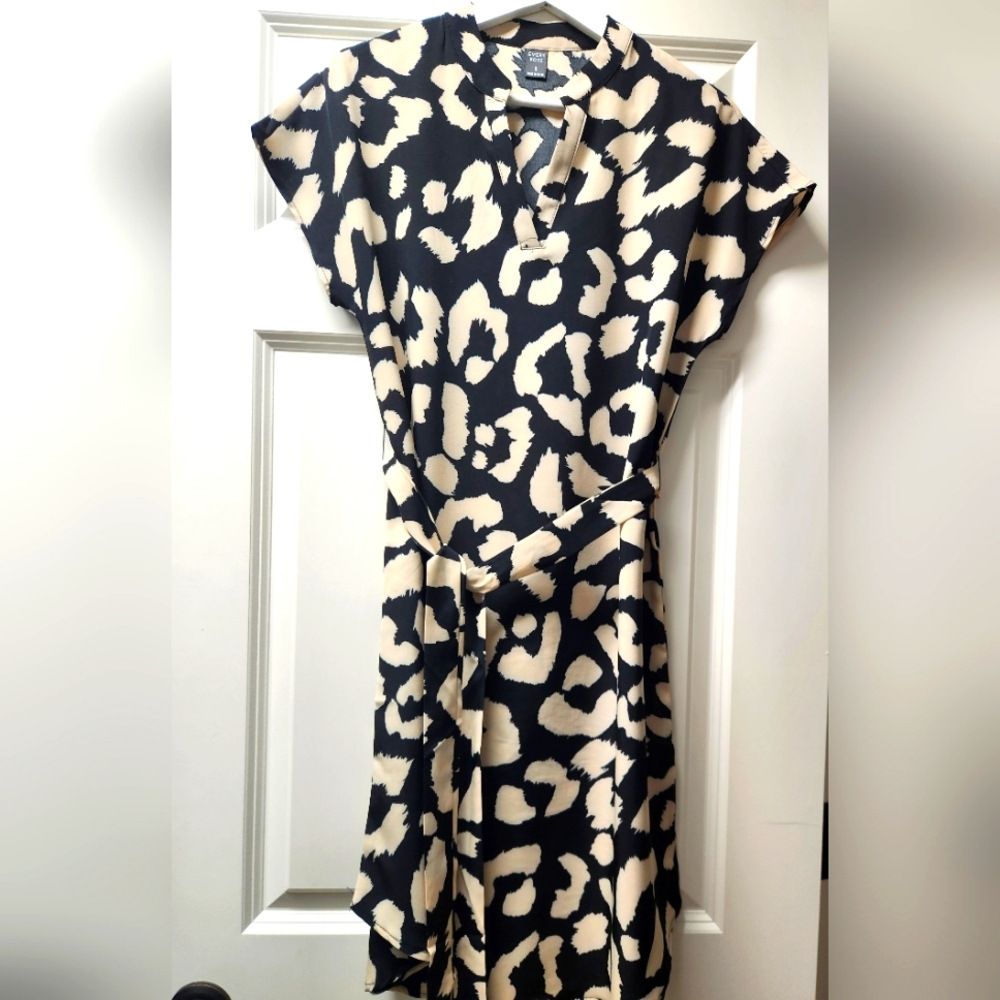 Emery Rose Black and Tan Dress with belt, Small